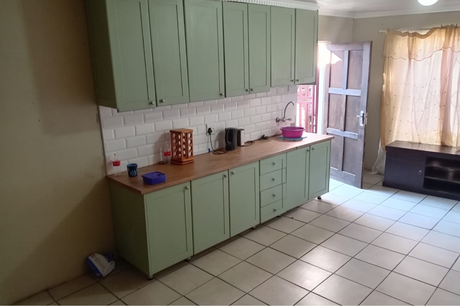 2 Bedroom Property for Sale in Kutlwanong Northern Cape